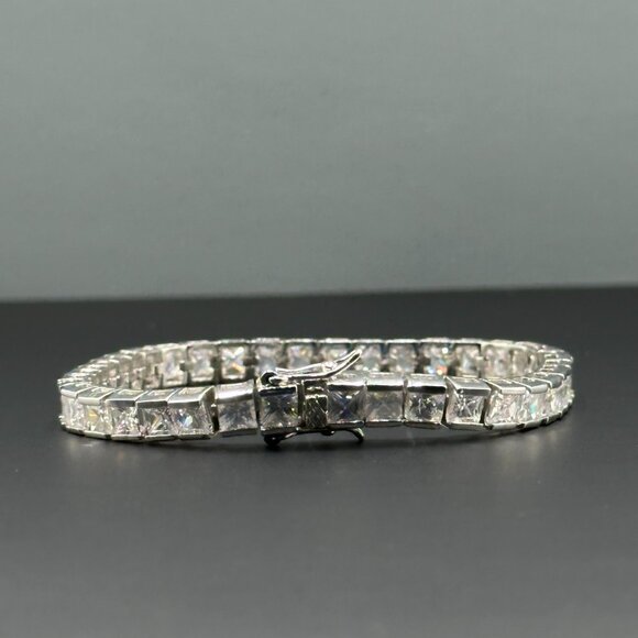 Tennis Bracelet Silver Tone Square Cut Clear Stones Box Clasp Statement 7 Inch - Picture 5 of 9